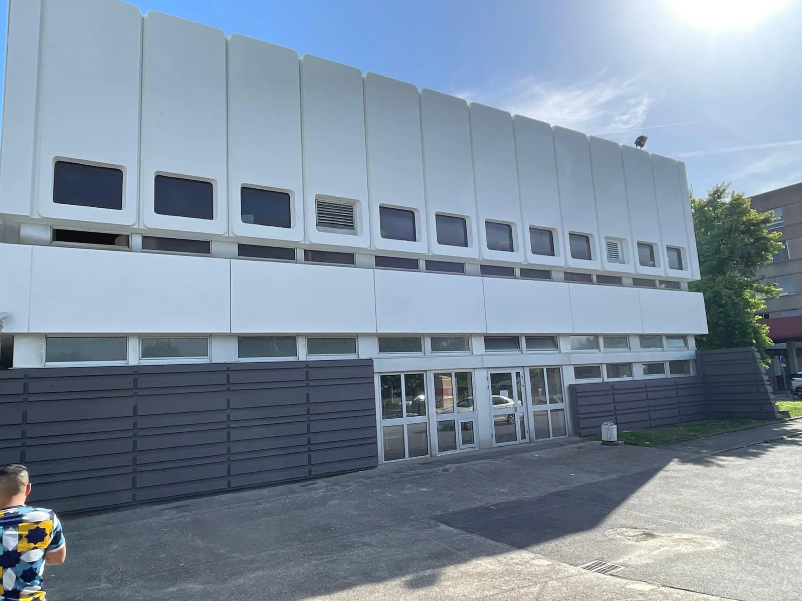 Centre Hospitalier des Collines — façade rénovée